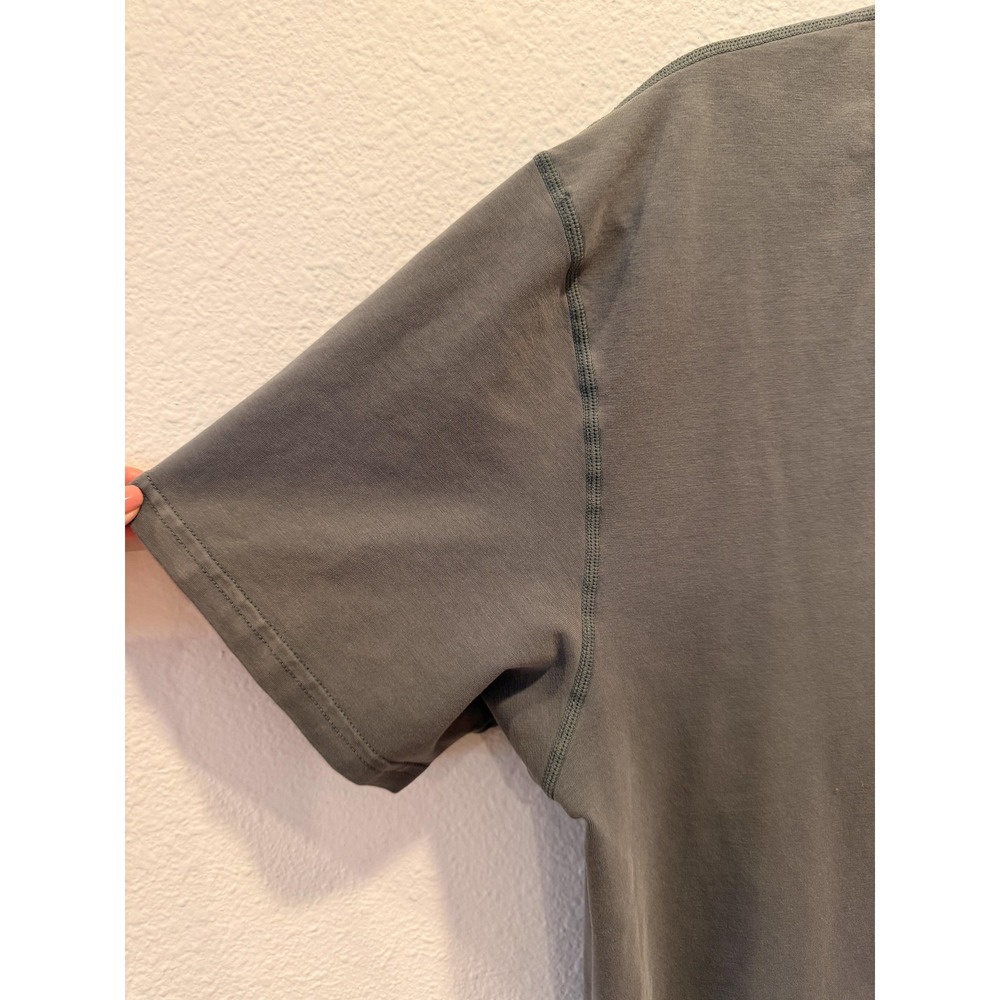 BYLT Shirt Mens Medium Gray V-Neck Short Sleeve Lightweight Tagless Casual Tee - Picture 3 of 14